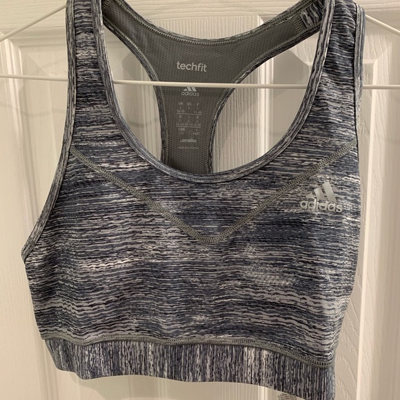BNWT adidas women sports bra - size large - Picture 1 of 7
